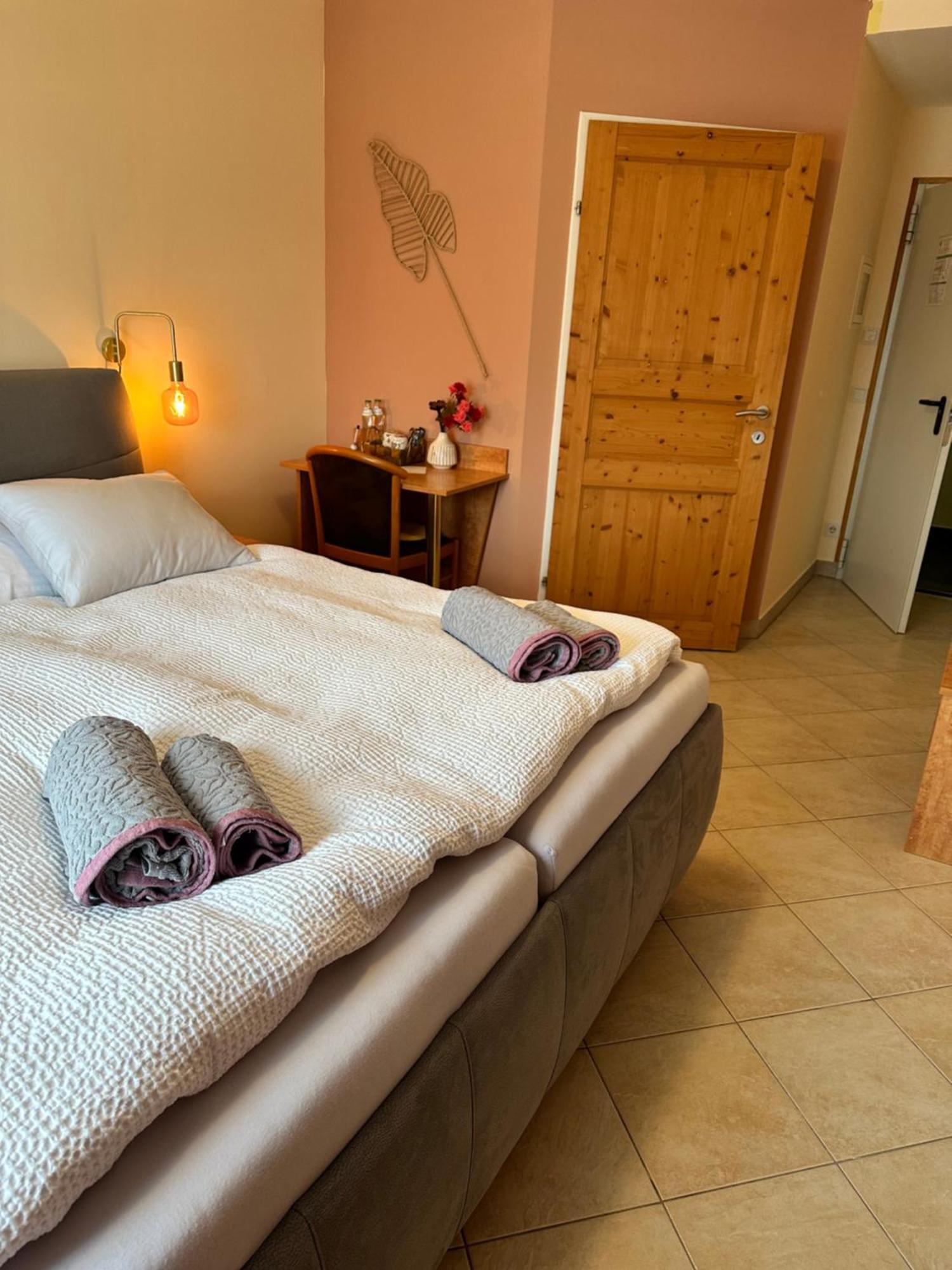 Brauner Baer Homestay